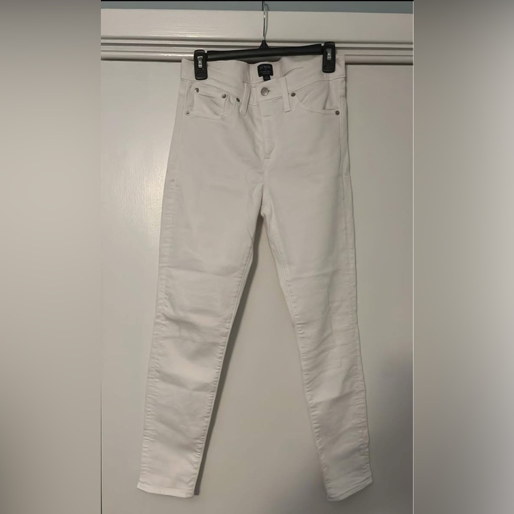 Women’s J.Crew Factory 9” midrise skinny white jeans, size 29